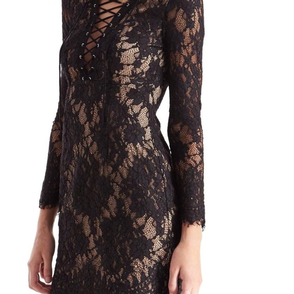 Dress Forum // Black Lace Dress